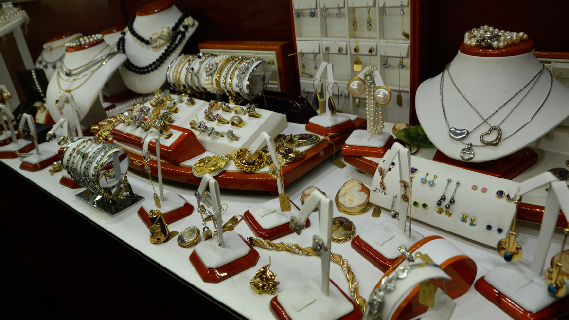 Get a Head Start on the Holidays at the Best Jewelry Store in Wellington!