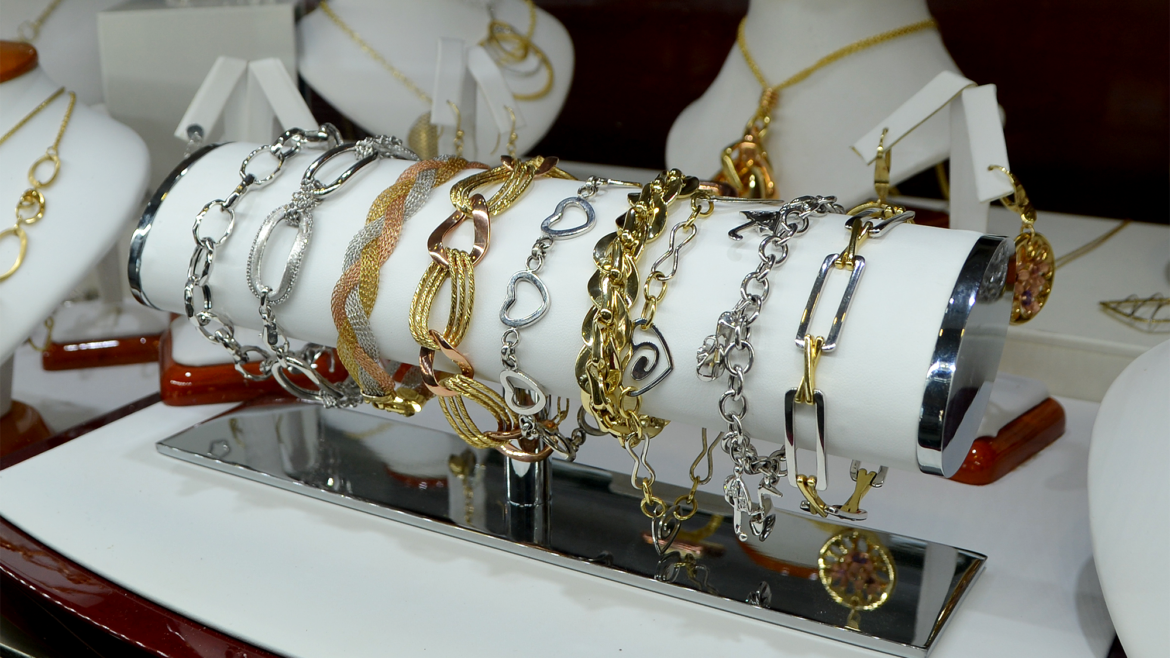 What Better Gift is There Than Jewelry in Wellington for the Holidays?