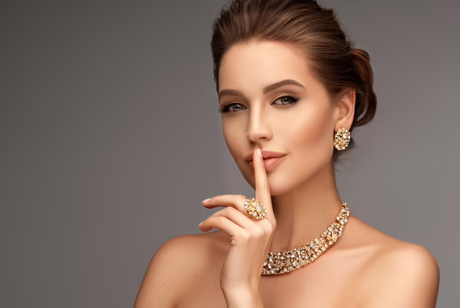 New Year, New Sparkle: Start the Year with Timeless Jewelry